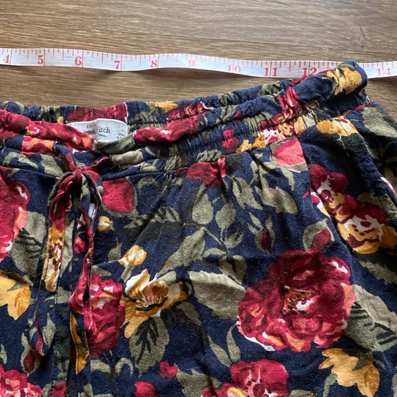 Abercrombie and fitch large floral joggers drawstring and elastic waist - Picture 3 of 6